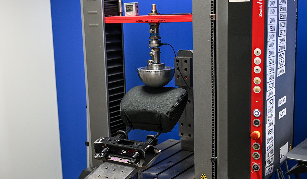 In-House testing equipment black head restraint